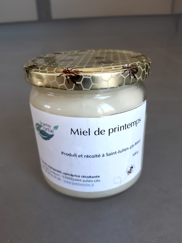 Pot de miel de printemps